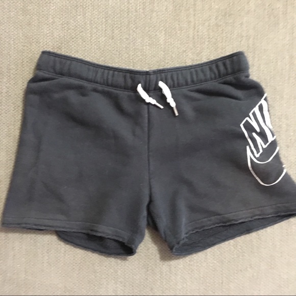 Nike Pants - Nike comfy shorts